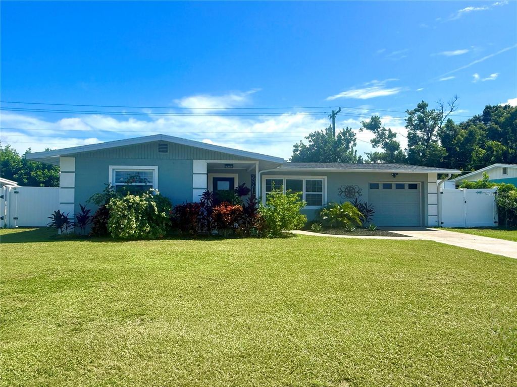 Photo of 2815 Southern Parkway W, Bradenton, FL 34205 (MLS # O6341216)
