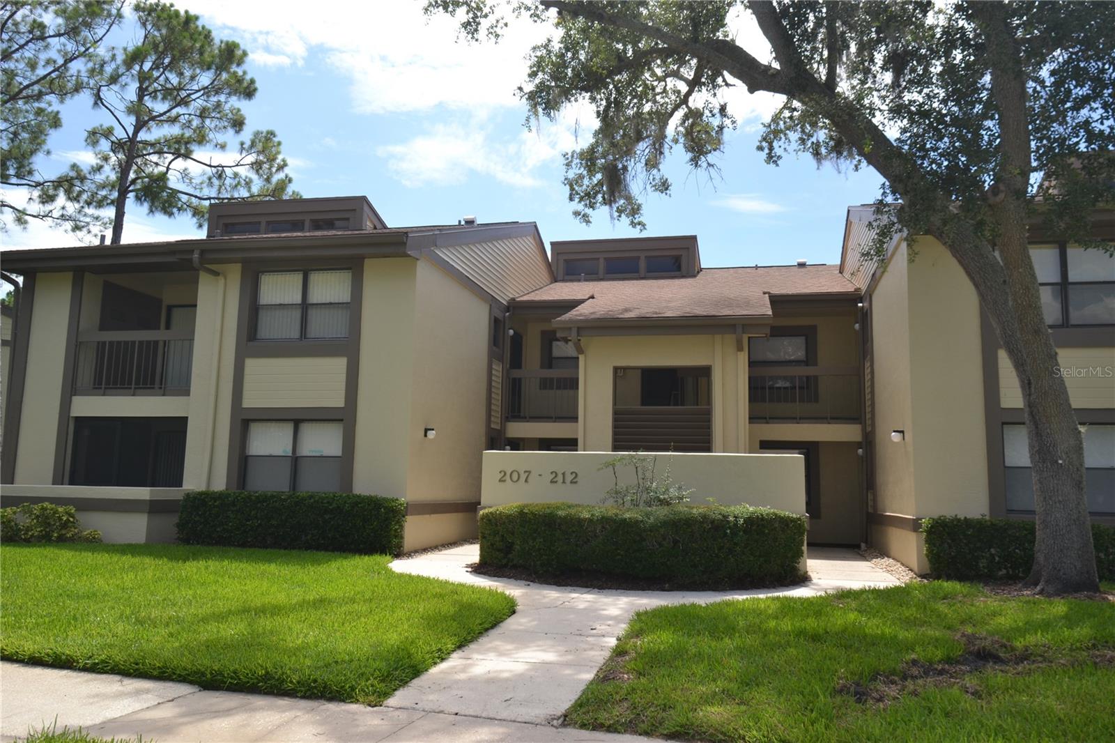 Location, Location, Location!
Welcome to this exceptional downstairs rental in the highly sought-after gated East Lake Woodlands Golf Community. This beautifully updated 2-bedroom, 2-bathroom residence offers peaceful lake views from your private screened patio—perfect for morning coffee or unwinding in the evening as you watch the natural wildlife around the pond. The split-bedroom floor plan provides ideal privacy, and the reserved parking space is just steps from your front door for added convenience. A full-size washer and dryer are included, along with water, trash, internet, and cable—making this home both comfortable and hassle-free. Enjoy the convenience of nearby shopping centers, movie theaters, and an array of dining options along Tampa Road and East Lake. You’ll also appreciate the easy access to the airport and world-famous Gulf beaches. A small pet will be considered. Don’t miss this opportunity—schedule your showing today!