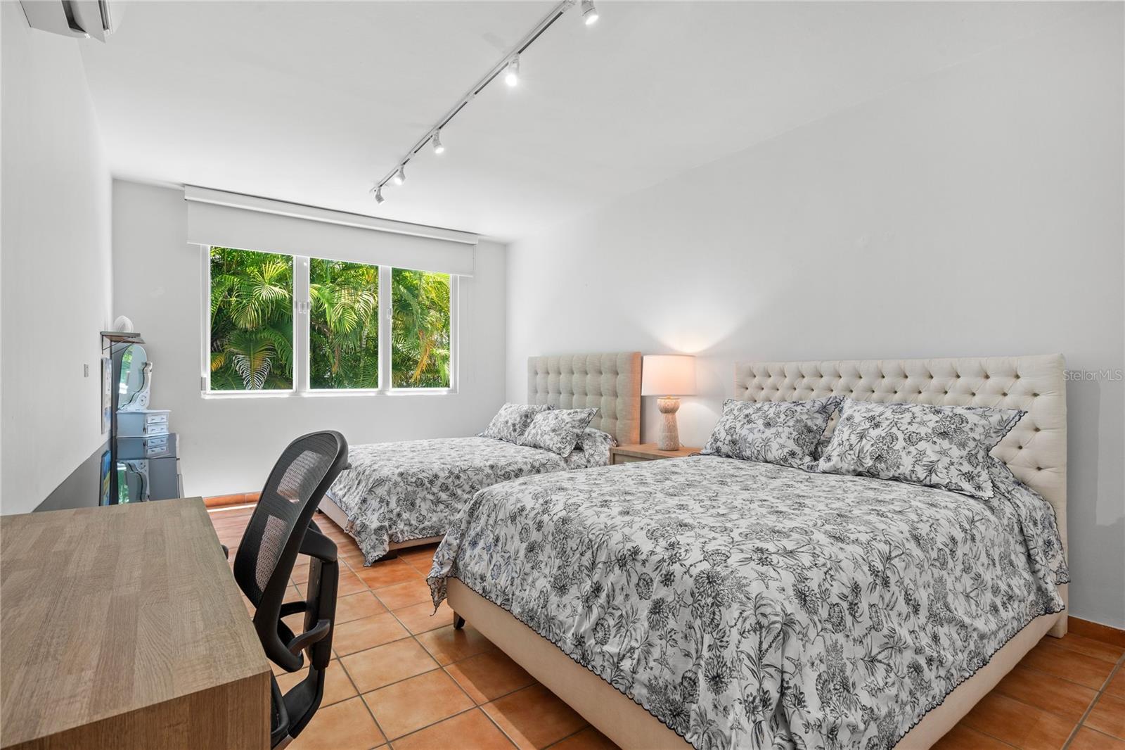 DORADO BEACH EAST - Residential