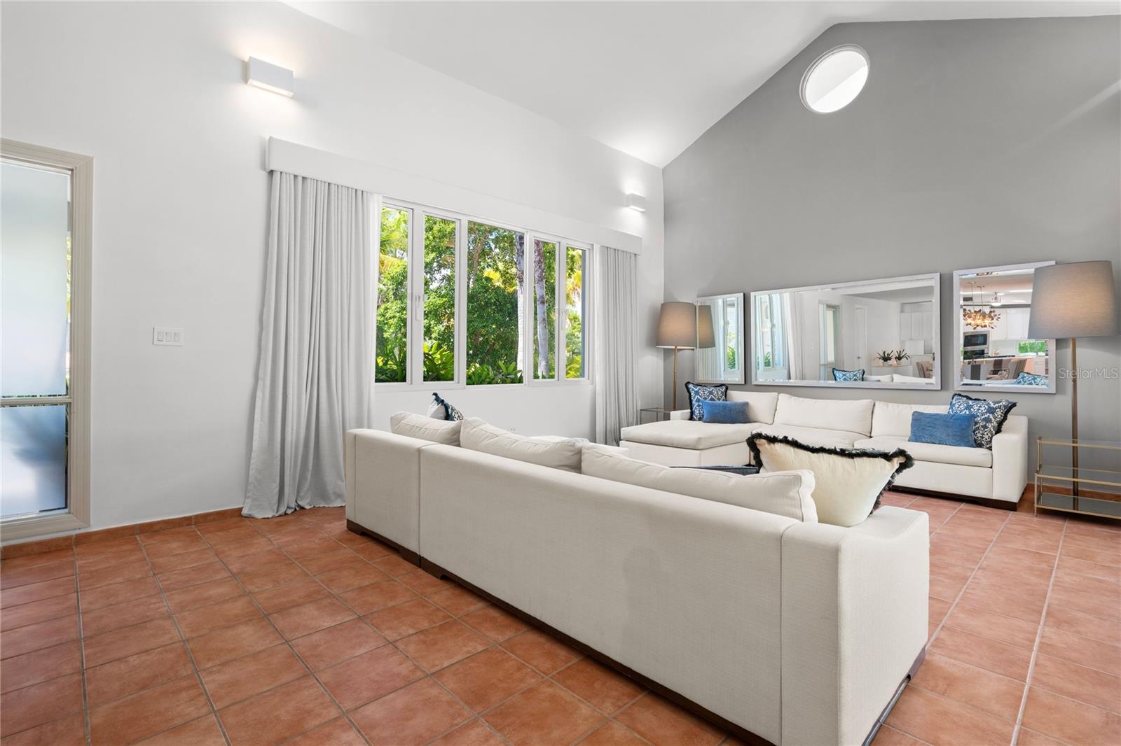 DORADO BEACH EAST - Residential