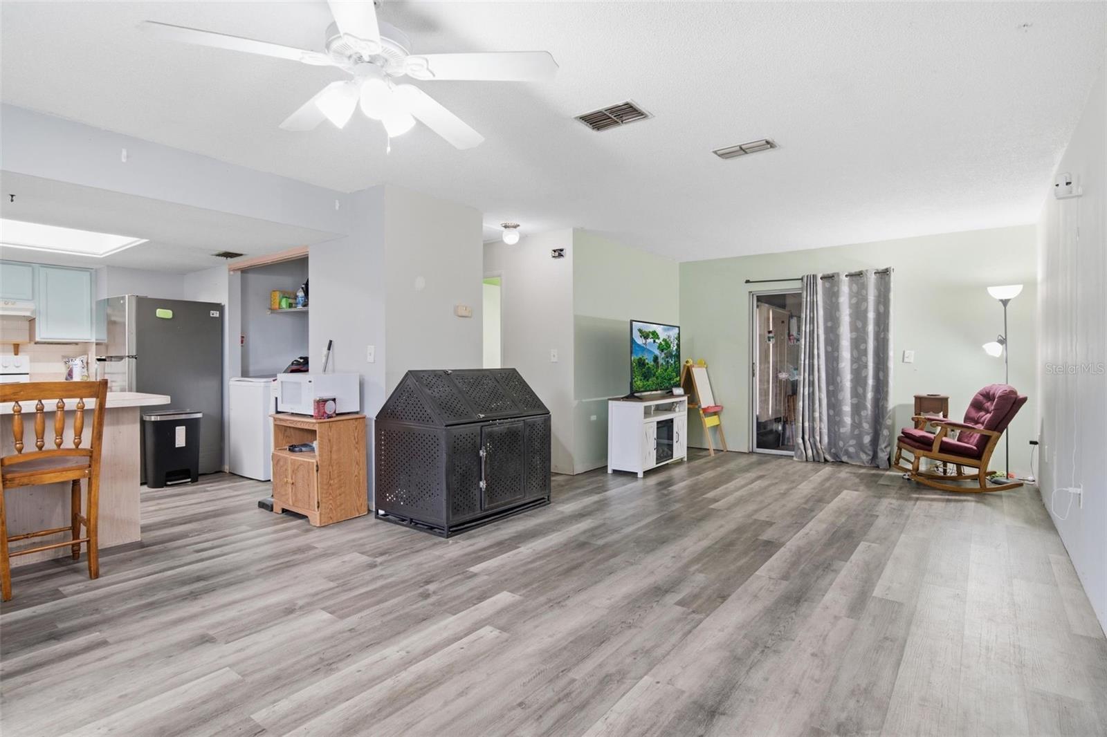 5537 W CAGNEY LOOP