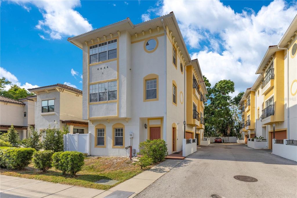 Photo of 4409 W Gray Street #5, Tampa, FL 33609 (MLS # TB8439453)