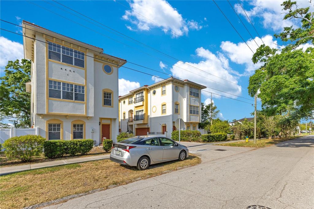 Photo of 4409 W Gray Street #5, Tampa, FL 33609 (MLS # TB8439453)