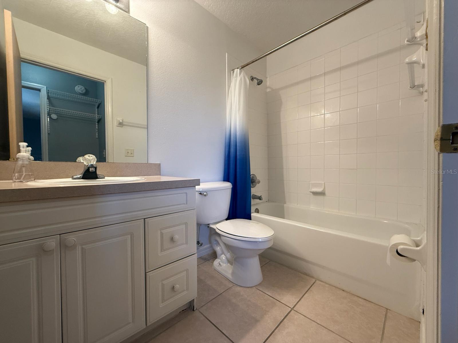 ISLAND CLUB WEST PH 02 - Residential Lease