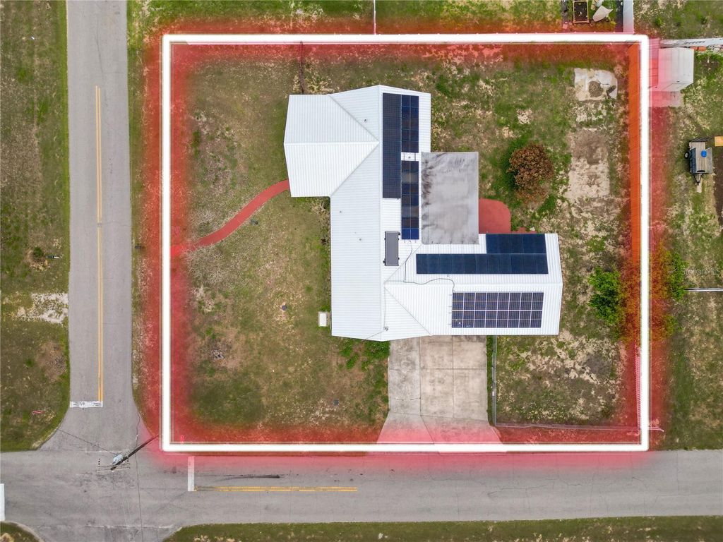 Photo of 800 E Canfield Street, Avon Park, FL 33825 (MLS # L4960342)