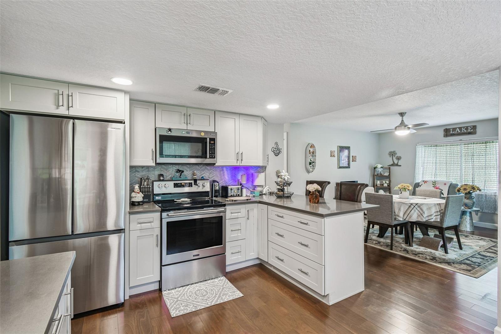 PARK LAKE ESTATES - Residential