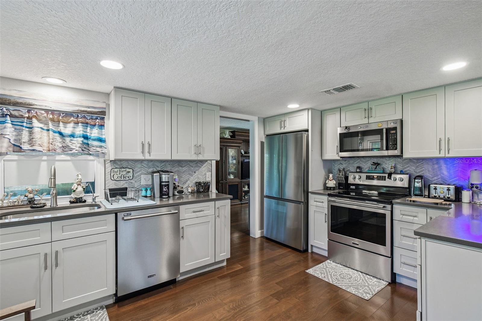 PARK LAKE ESTATES - Residential