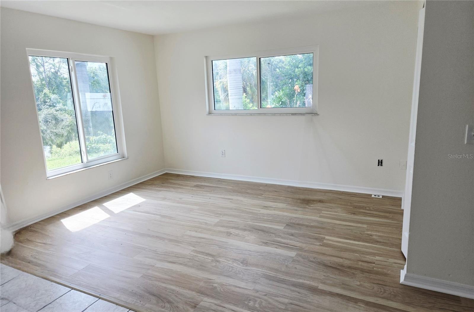 VILLAGE GREEN OF BDTN - Residential Lease