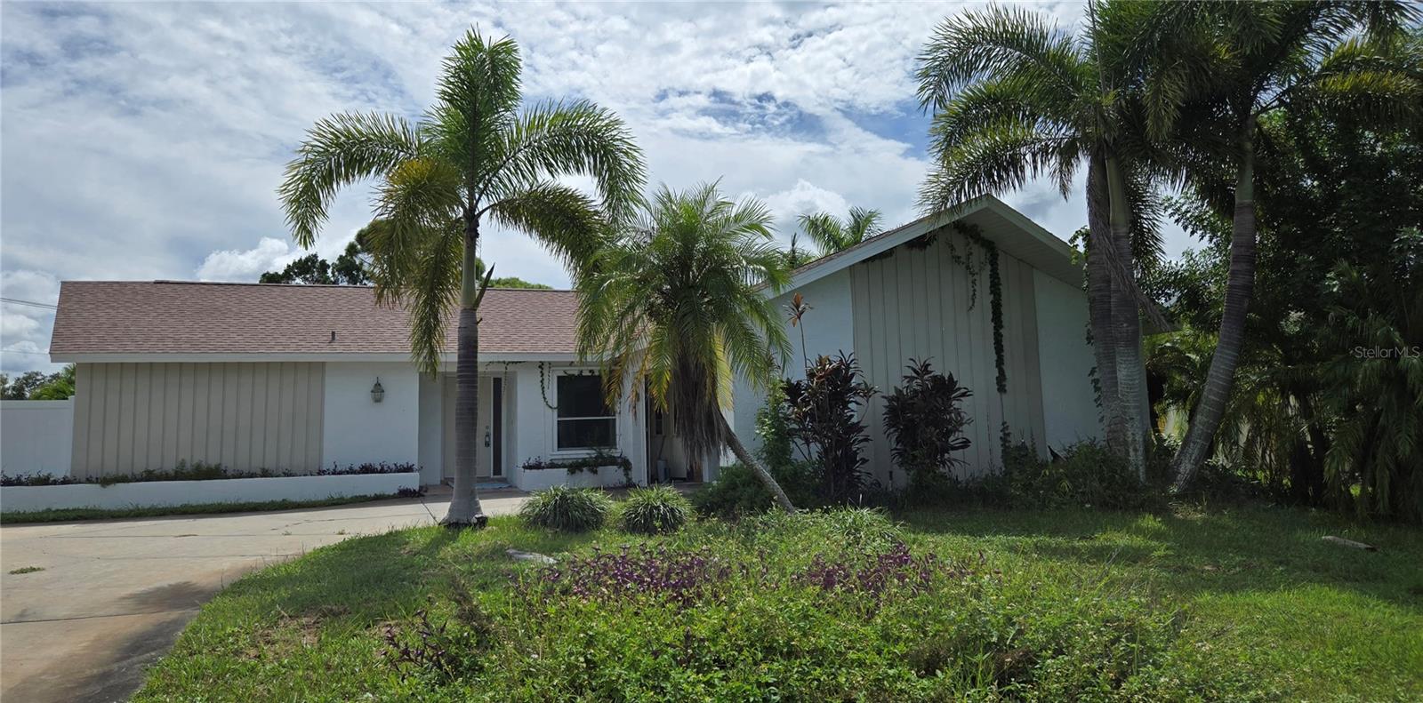 VILLAGE GREEN OF BDTN - Residential Lease