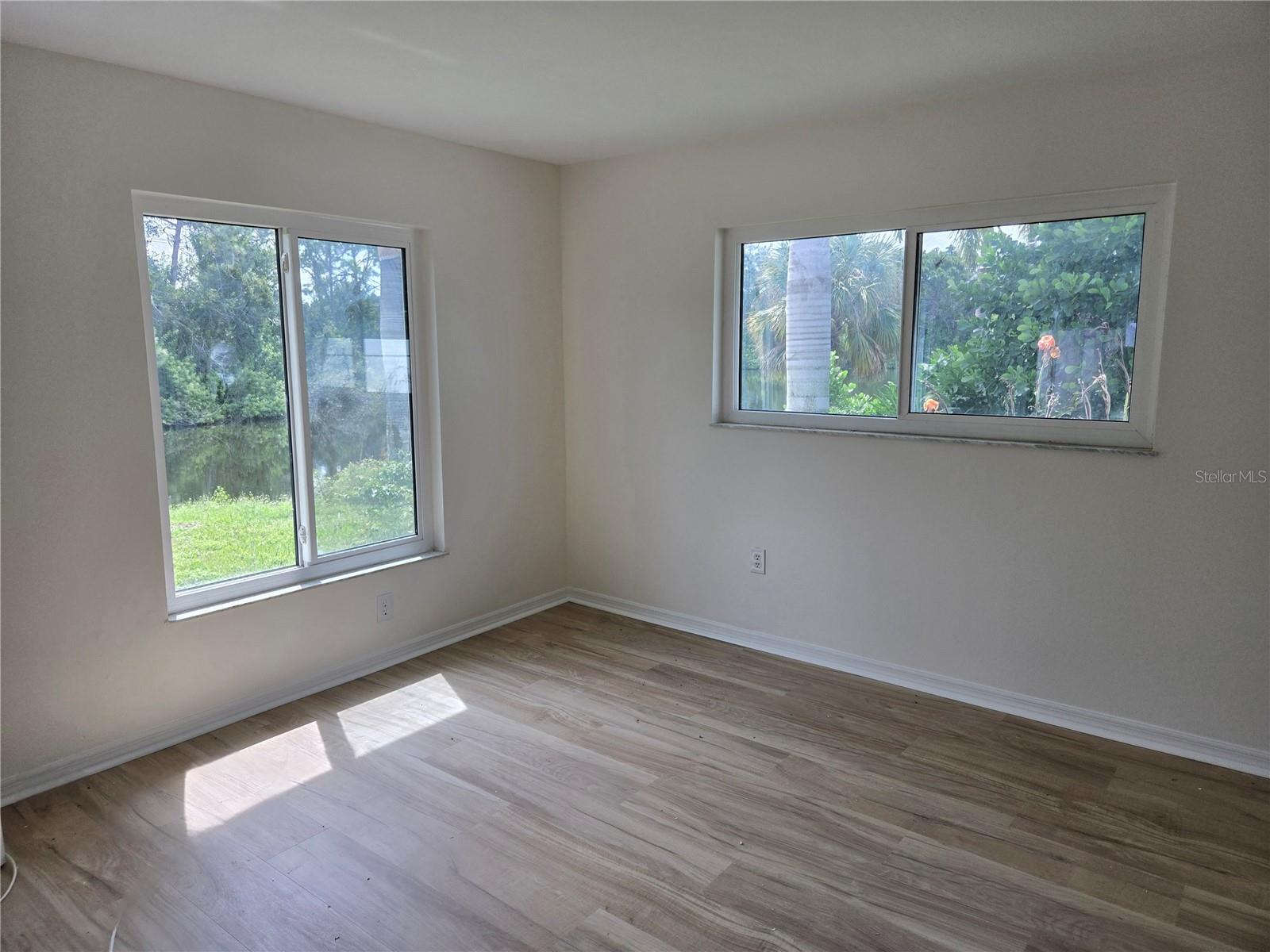 VILLAGE GREEN OF BDTN - Residential Lease