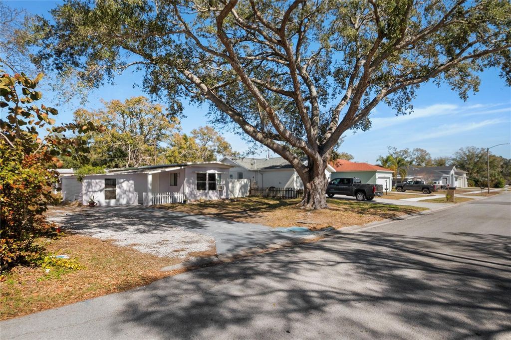 Photo of 6091 82nd Terrace N, Pinellas Park, FL 33781 (MLS # TB8476183)