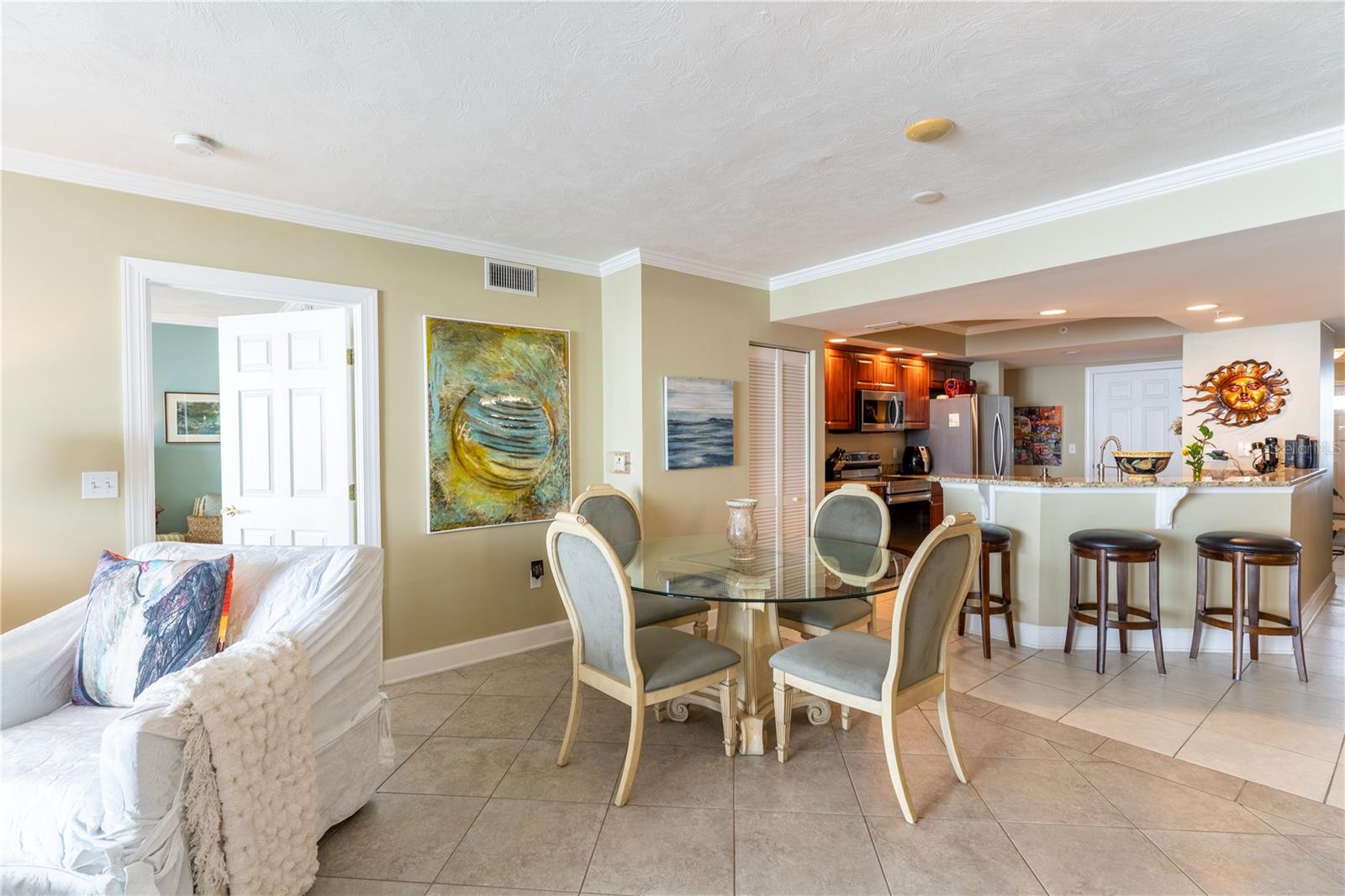 DIMUCCI TWIN TOWERS NORTH & SOUTH - Residential