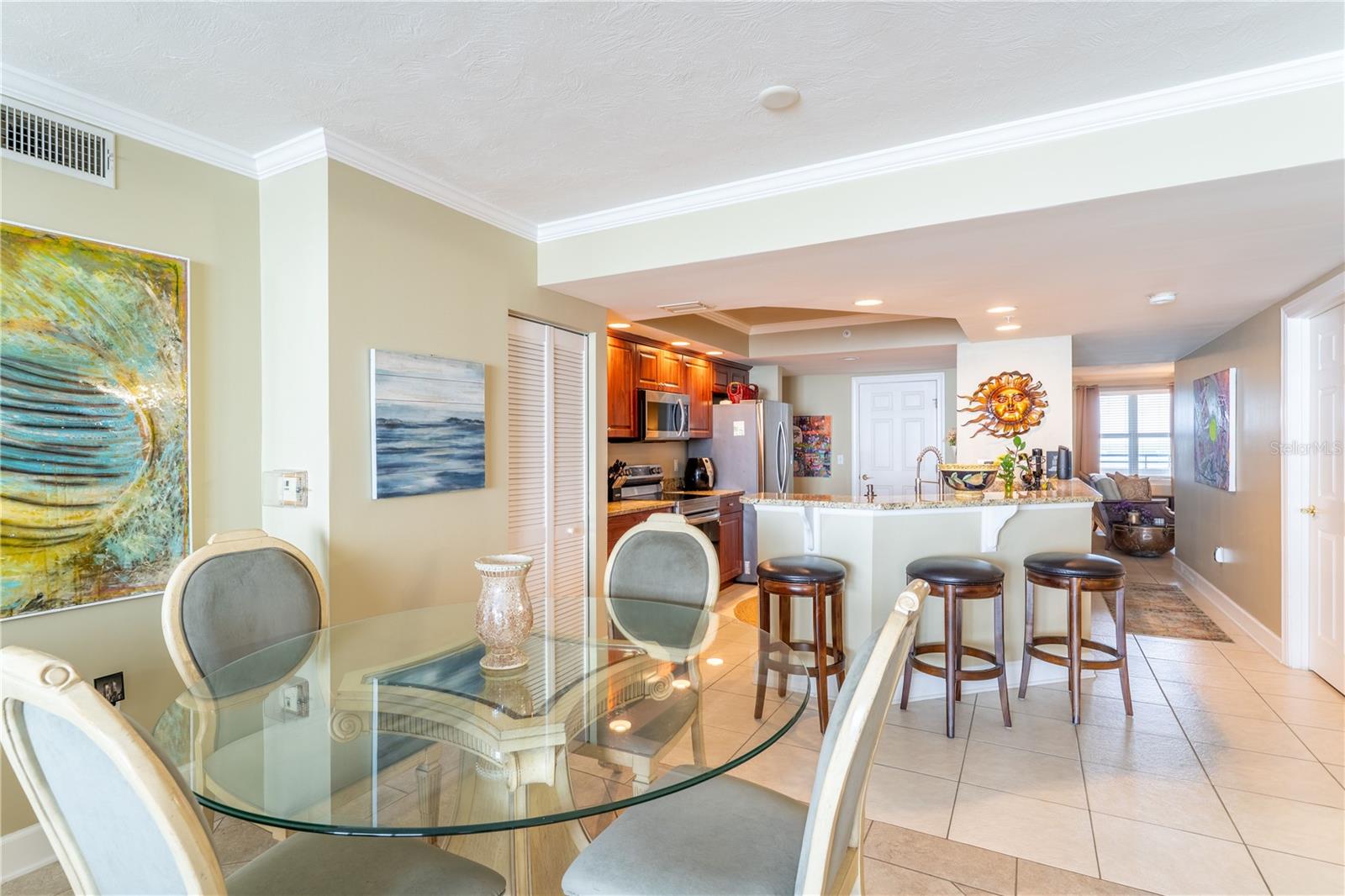 DIMUCCI TWIN TOWERS NORTH & SOUTH - Residential