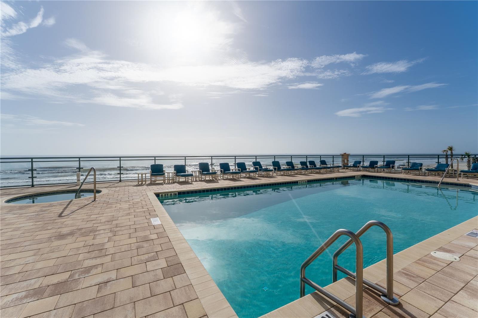 DIMUCCI TWIN TOWERS NORTH & SOUTH - Residential