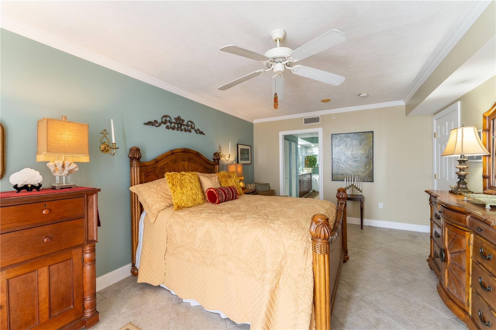 DIMUCCI TWIN TOWERS NORTH & SOUTH - Residential