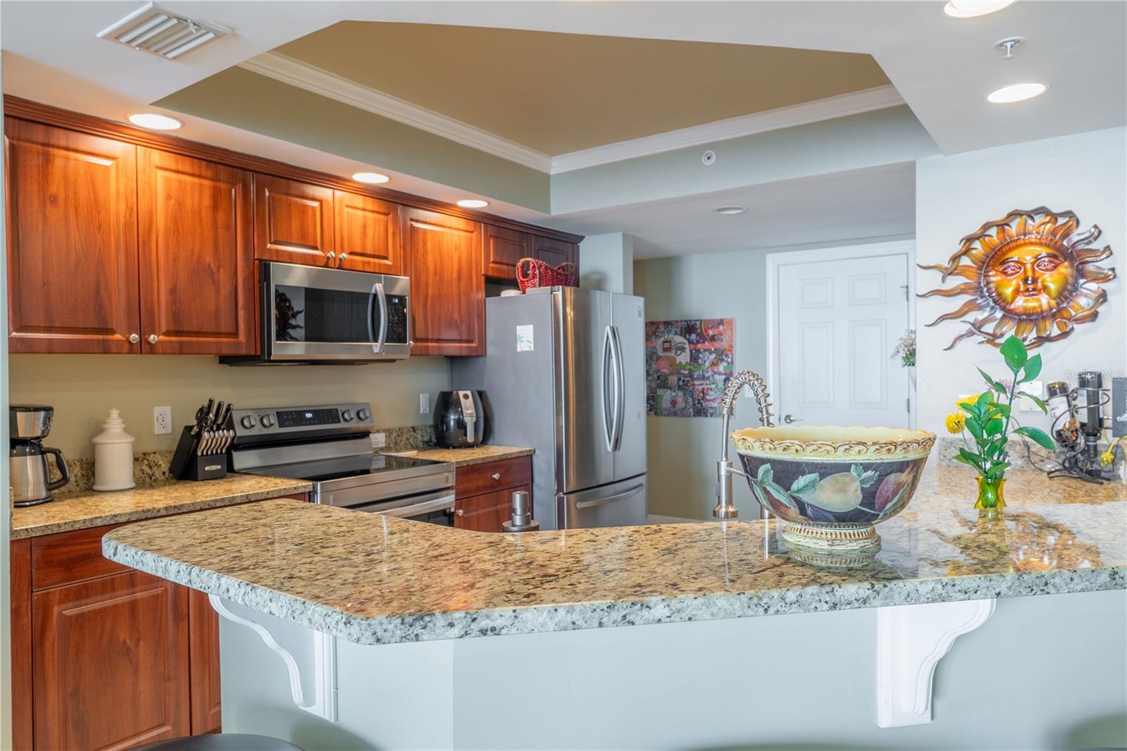 DIMUCCI TWIN TOWERS NORTH & SOUTH - Residential