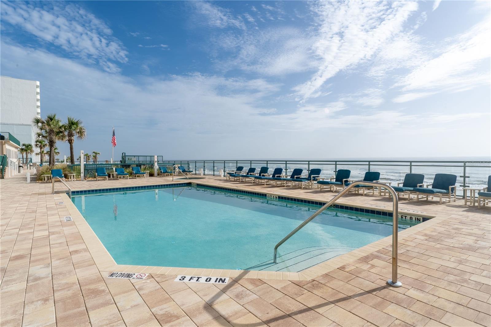 DIMUCCI TWIN TOWERS NORTH & SOUTH - Residential