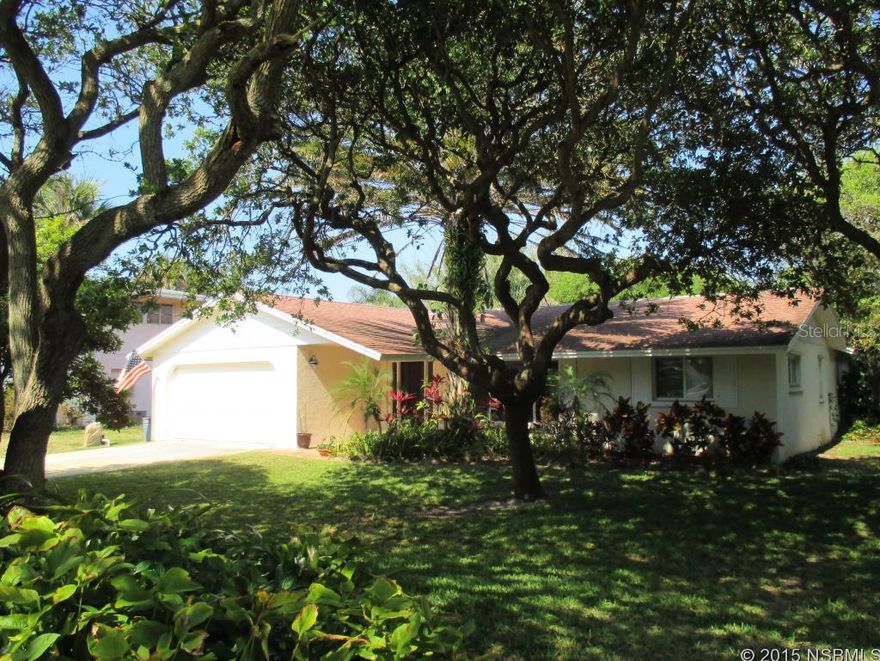 NORTH BEACH BEAUTY! 3/2 100 FEET TO BEACH WALKWAY! TILE FLOORS THROUGHOUT,  NEW KITCHEN, BONUS ROOM AND TROPICAL PARADISE FOR YOUR BACKYARD! THERE IS AN INGROUND POOL WITH A RELAXING DECK AND FIRE PIT! THIS HOME IS THE PERFECT WEEKEND GETAWAY OR RETIREMENT OR A WONDERFUL FAMILY HOME! ;Water: City