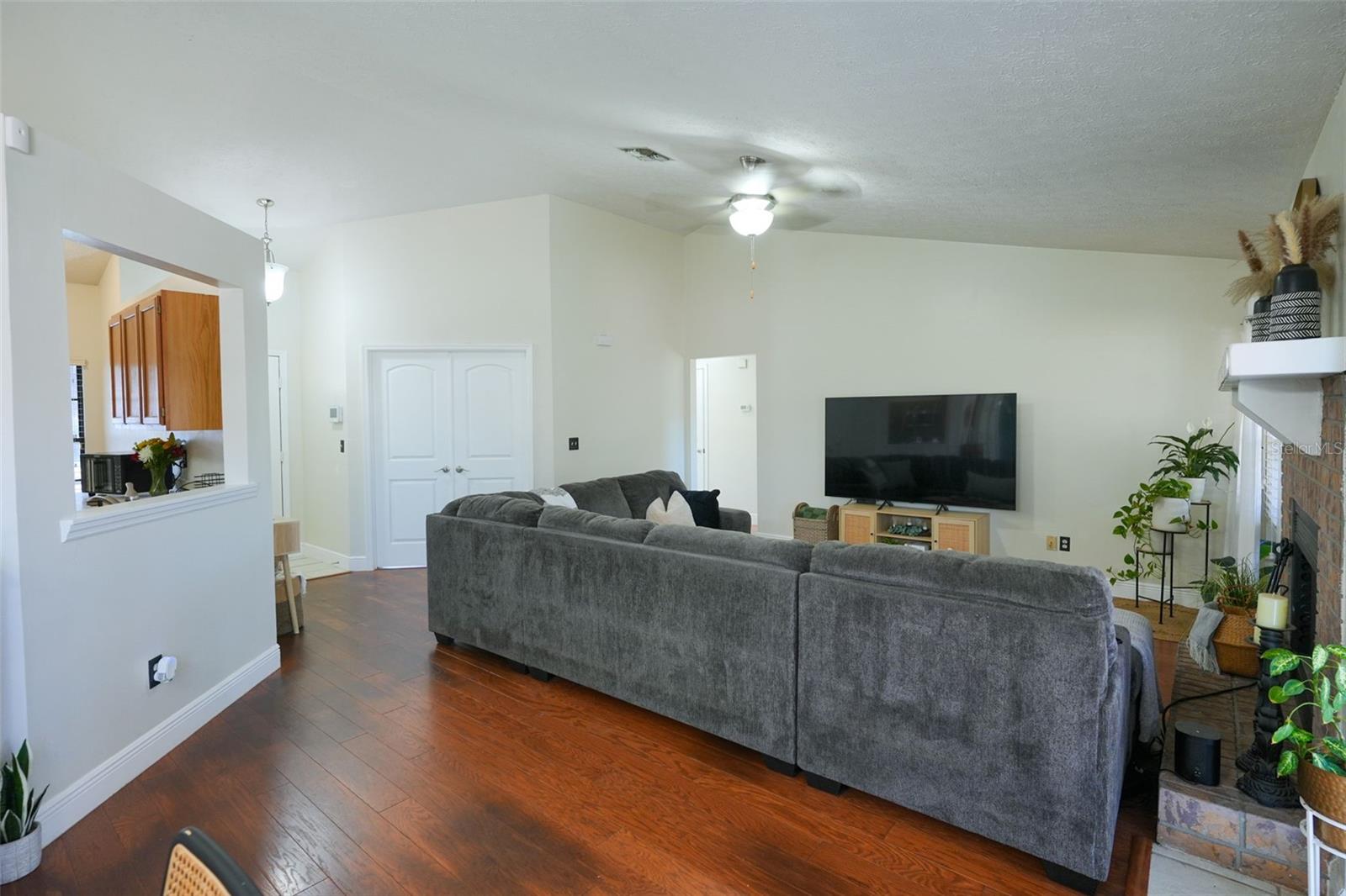 BLOOMINGDALE SEC F F - Residential