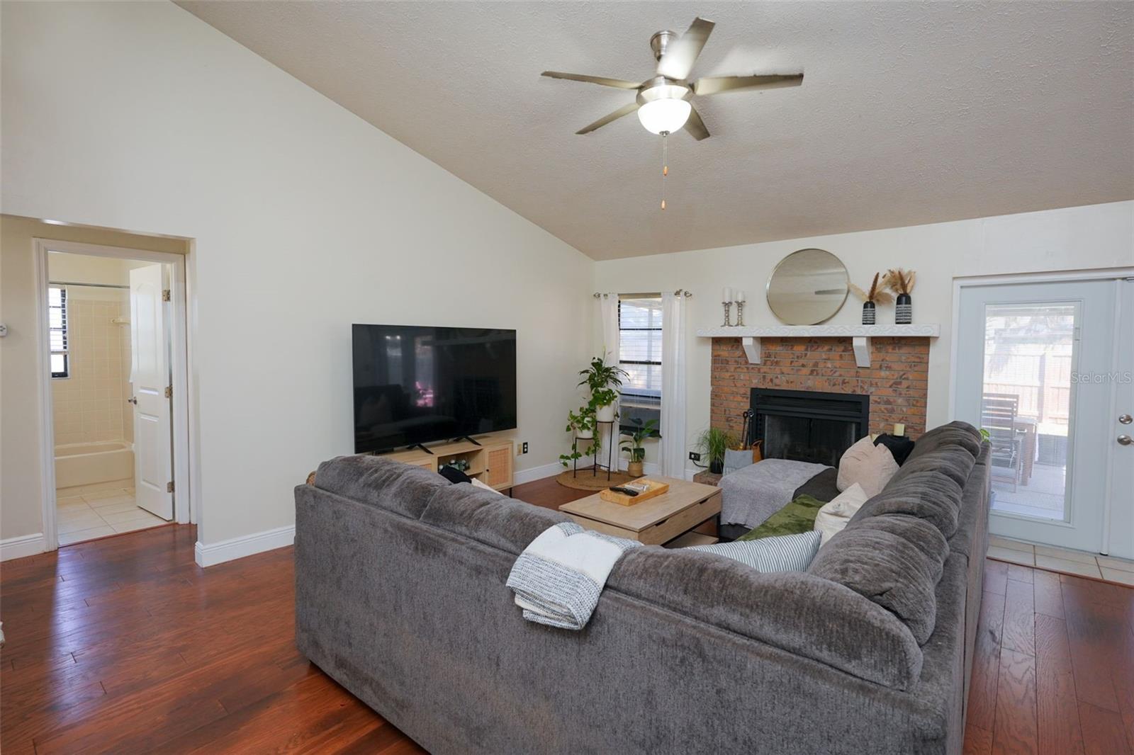 BLOOMINGDALE SEC F F - Residential