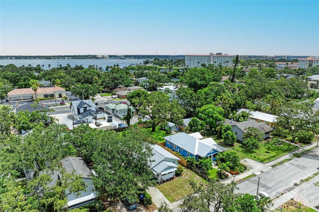 Photo of 2124 6th Avenue W, Bradenton, FL 34205 (MLS # A4657912)