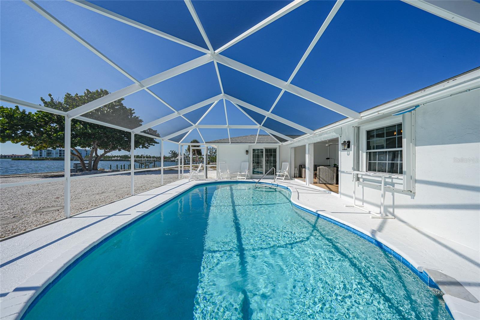 POINT PINES - Residential