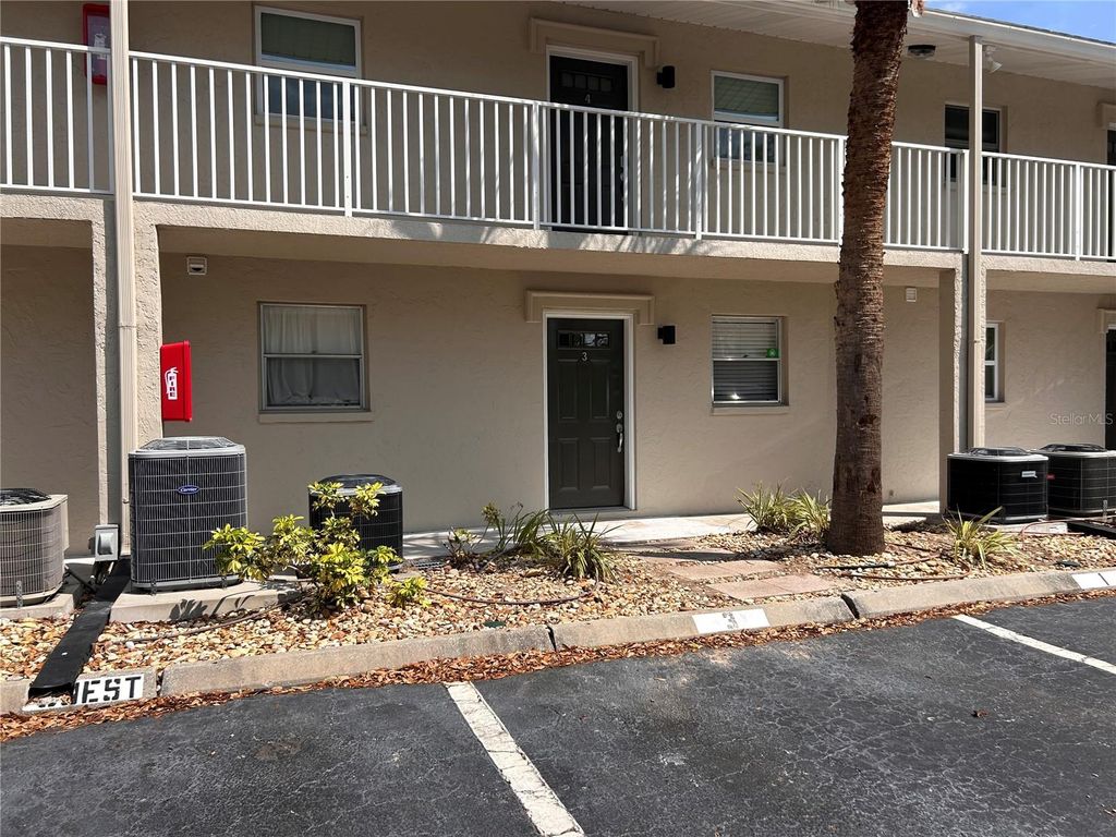 Photo of 972 La Costa Circle #3, Sarasota, FL 34237 (MLS # A4691419)