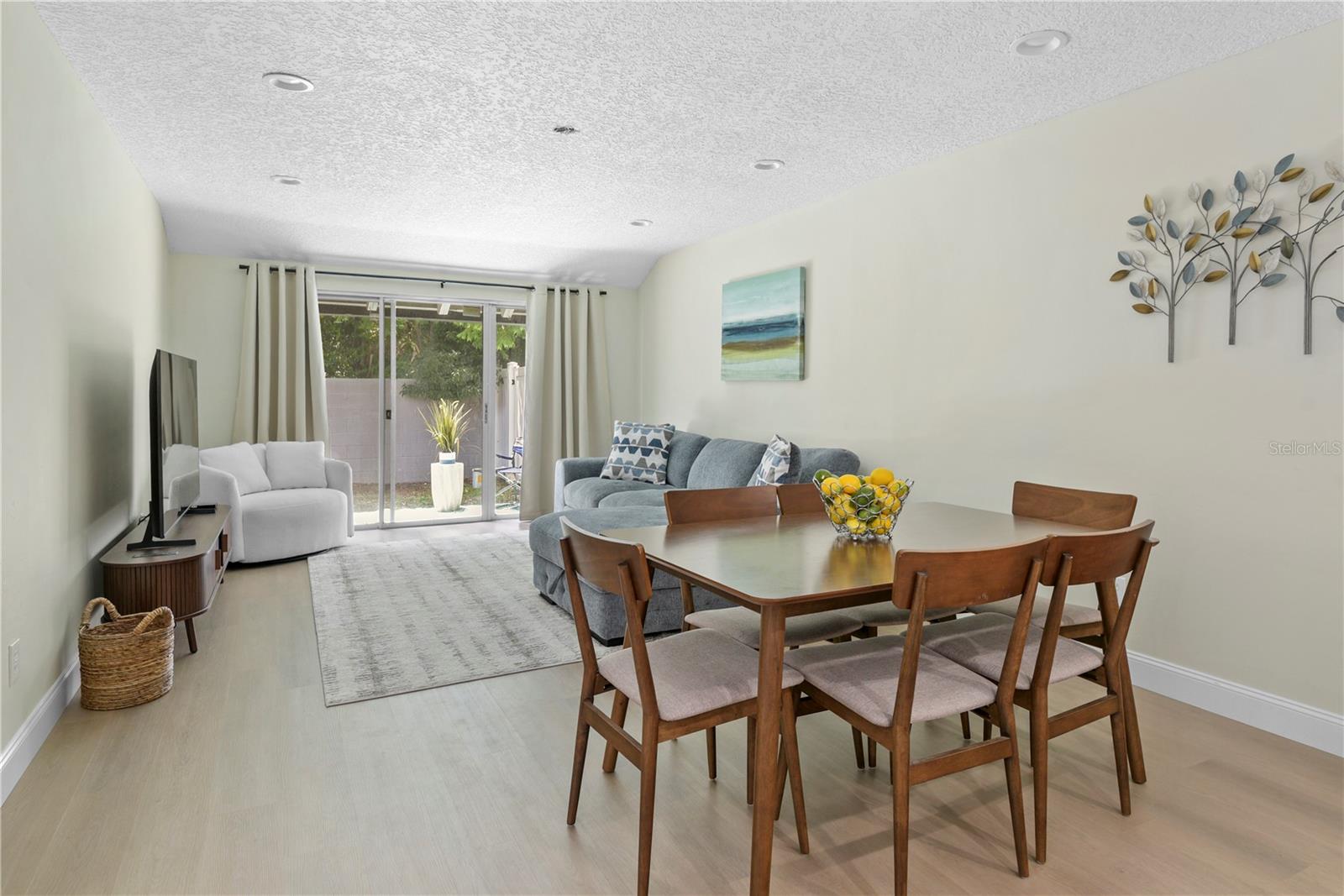 RAMBLEWOOD CONDO - Residential