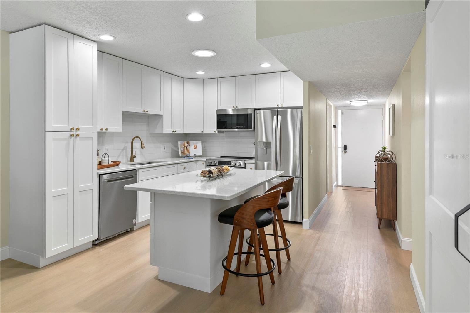 RAMBLEWOOD CONDO - Residential