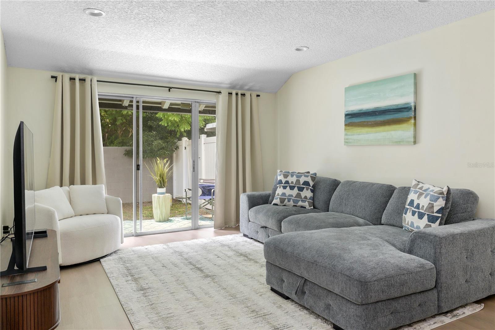 RAMBLEWOOD CONDO - Residential