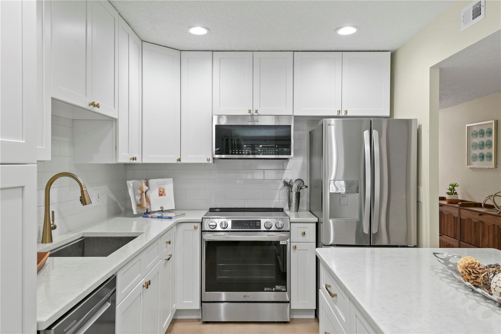 RAMBLEWOOD CONDO - Residential