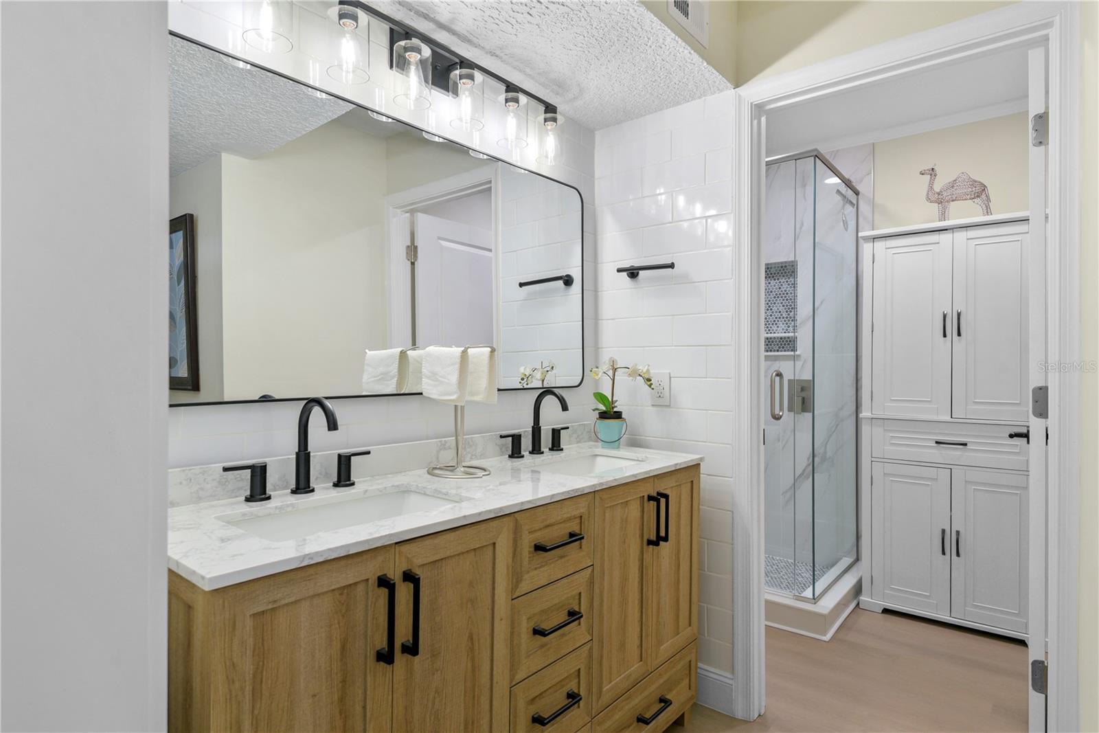 RAMBLEWOOD CONDO - Residential
