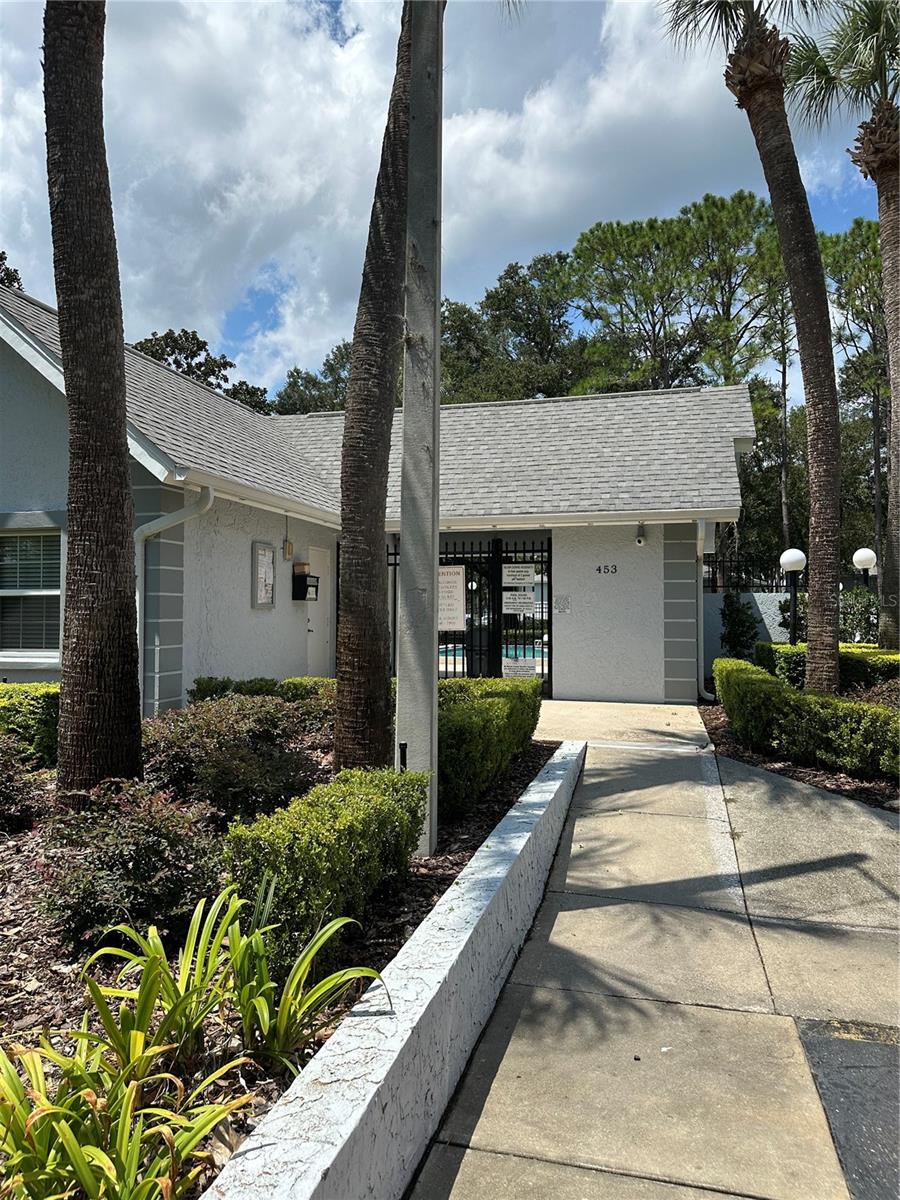 584 FAIRWAYS LANE F202