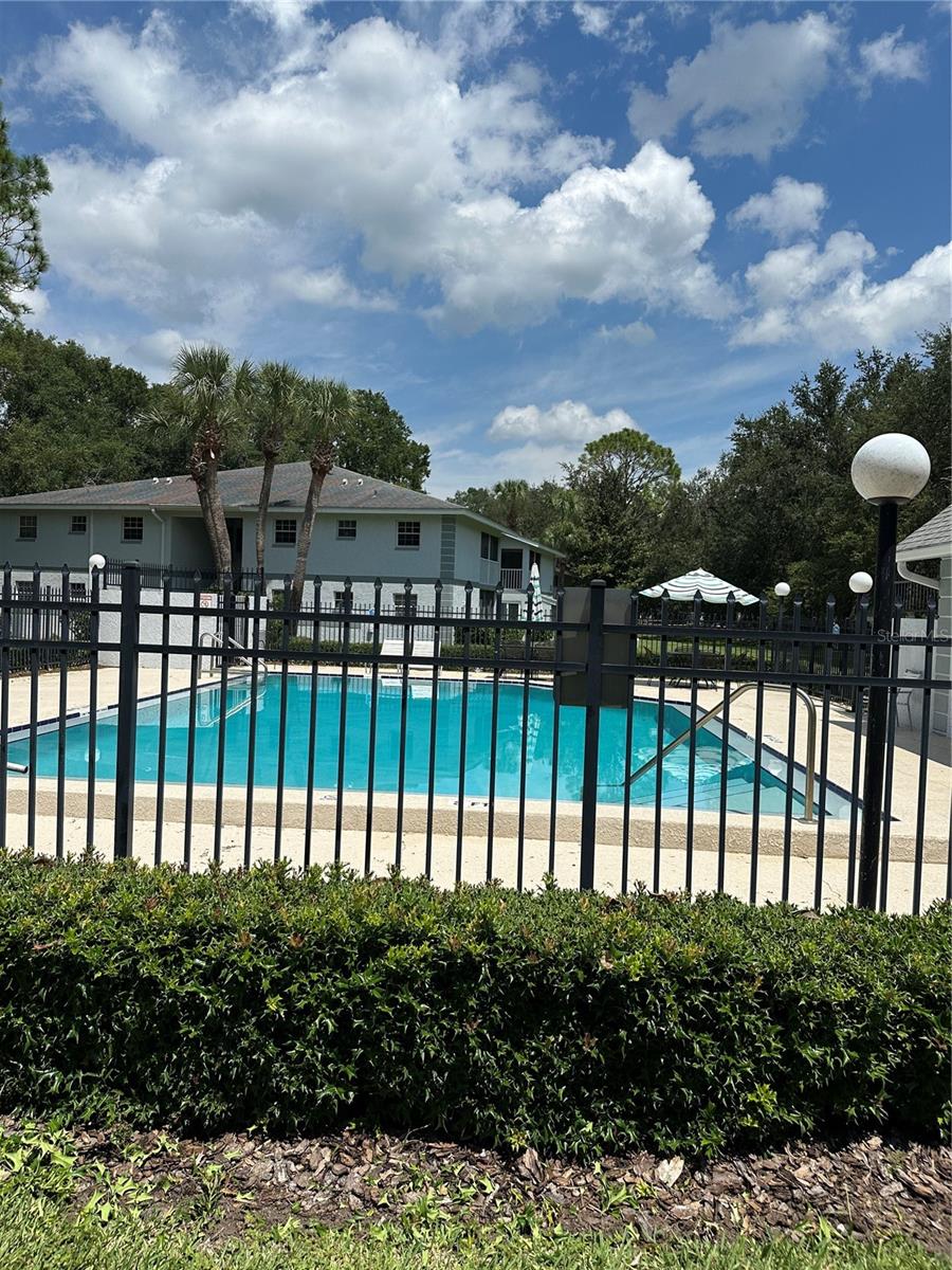 584 FAIRWAYS LANE F202