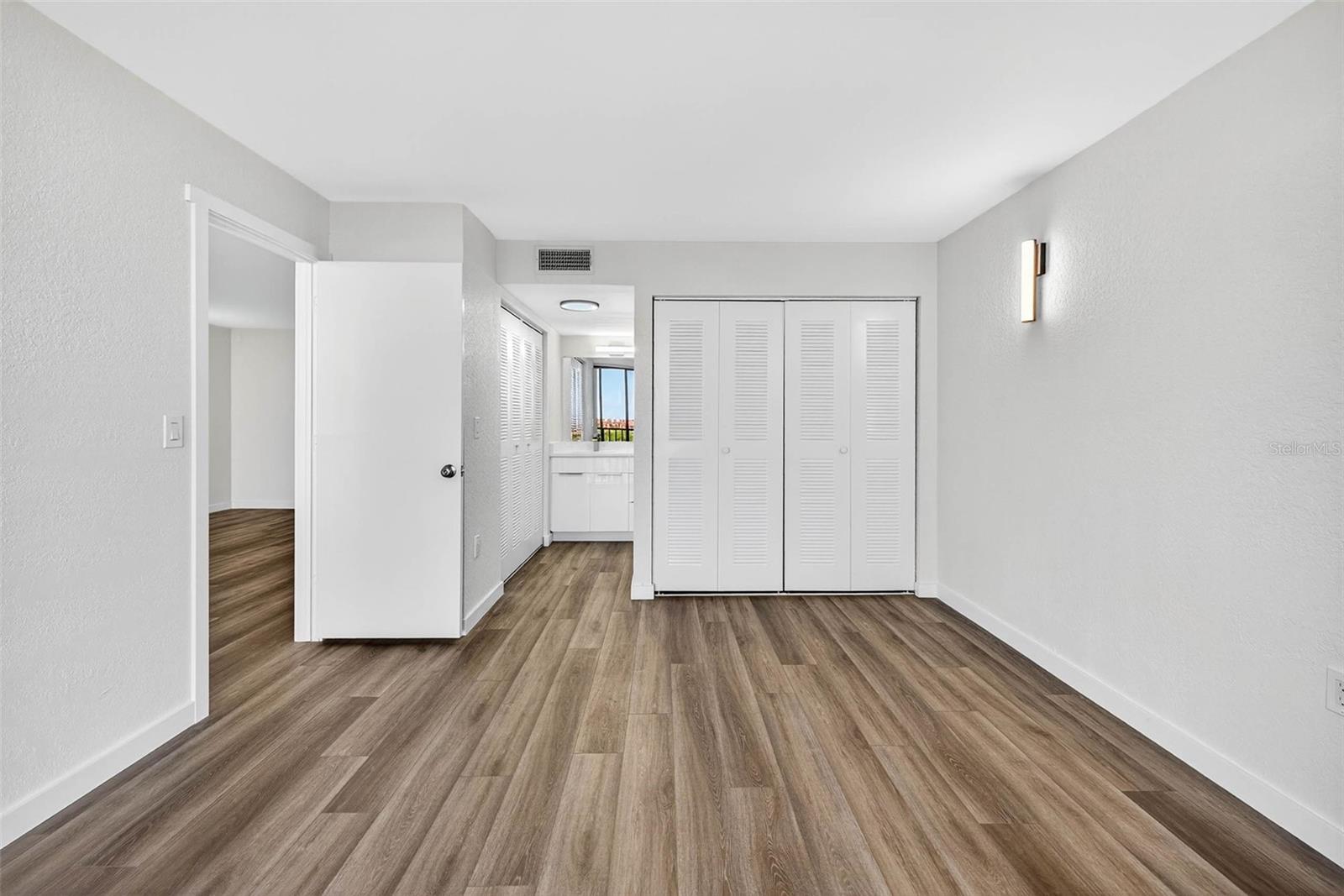 COVE CAY VILLAGE III - Residential