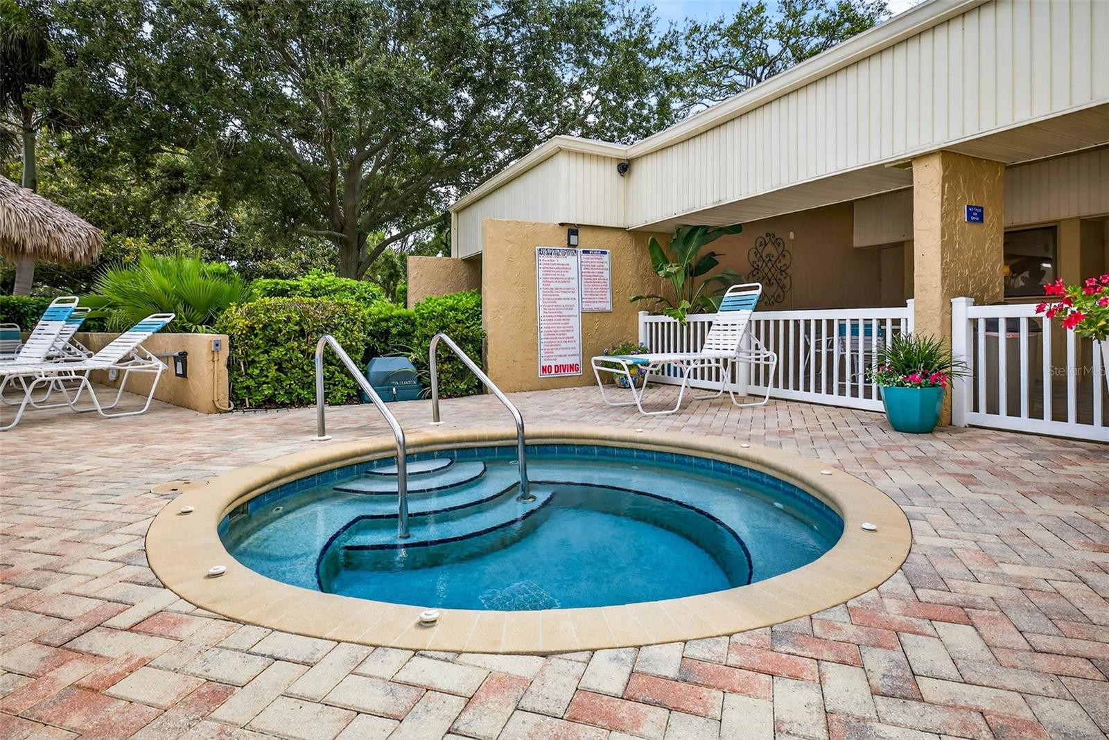 COVE CAY VILLAGE III - Residential