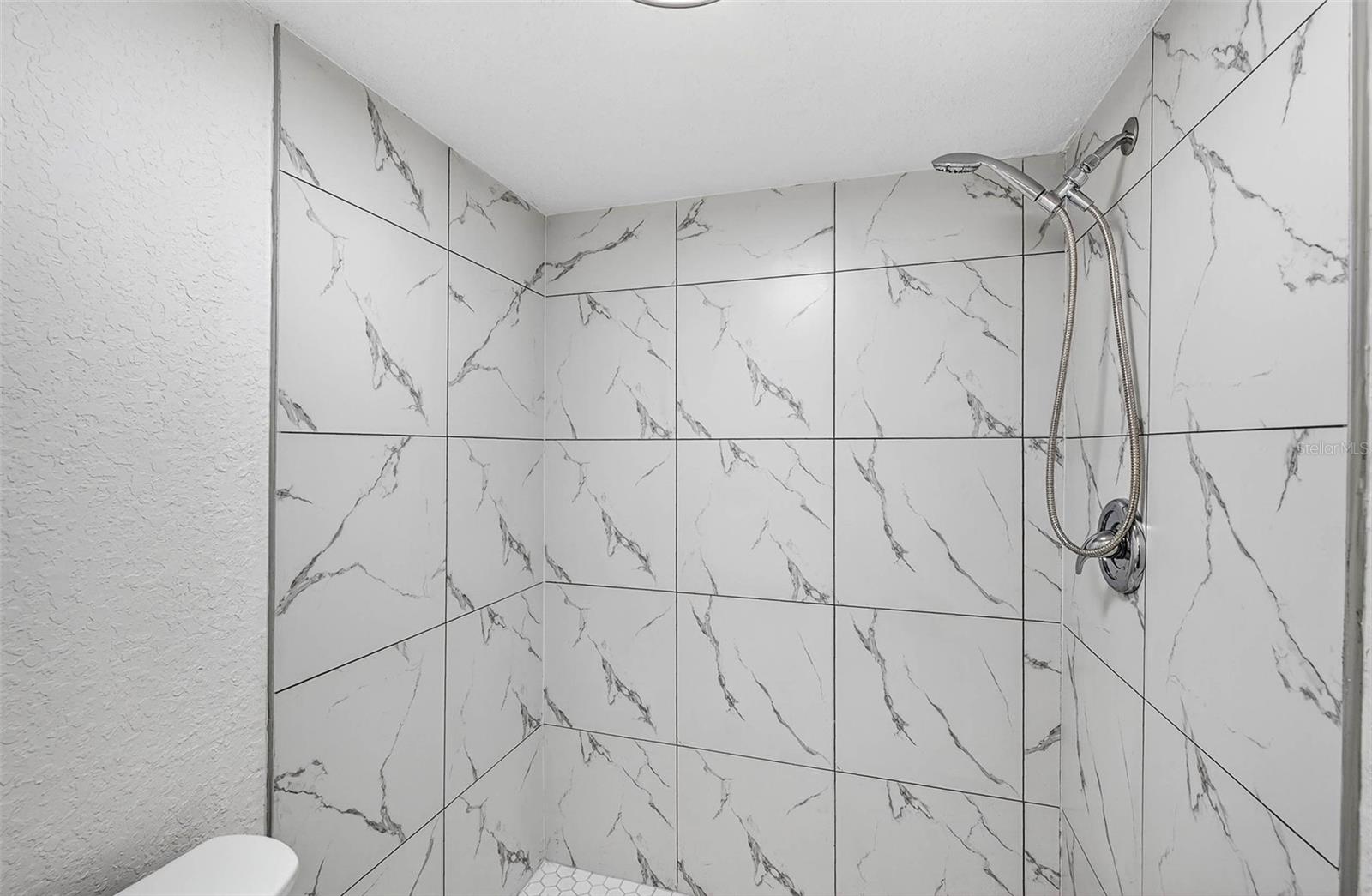 COVE CAY VILLAGE III - Residential