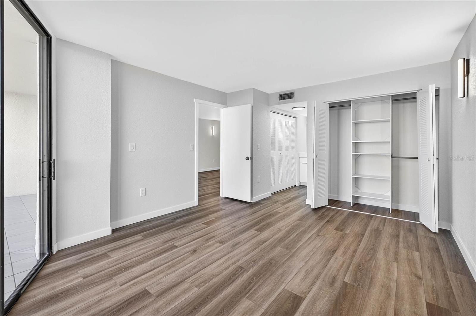 COVE CAY VILLAGE III - Residential