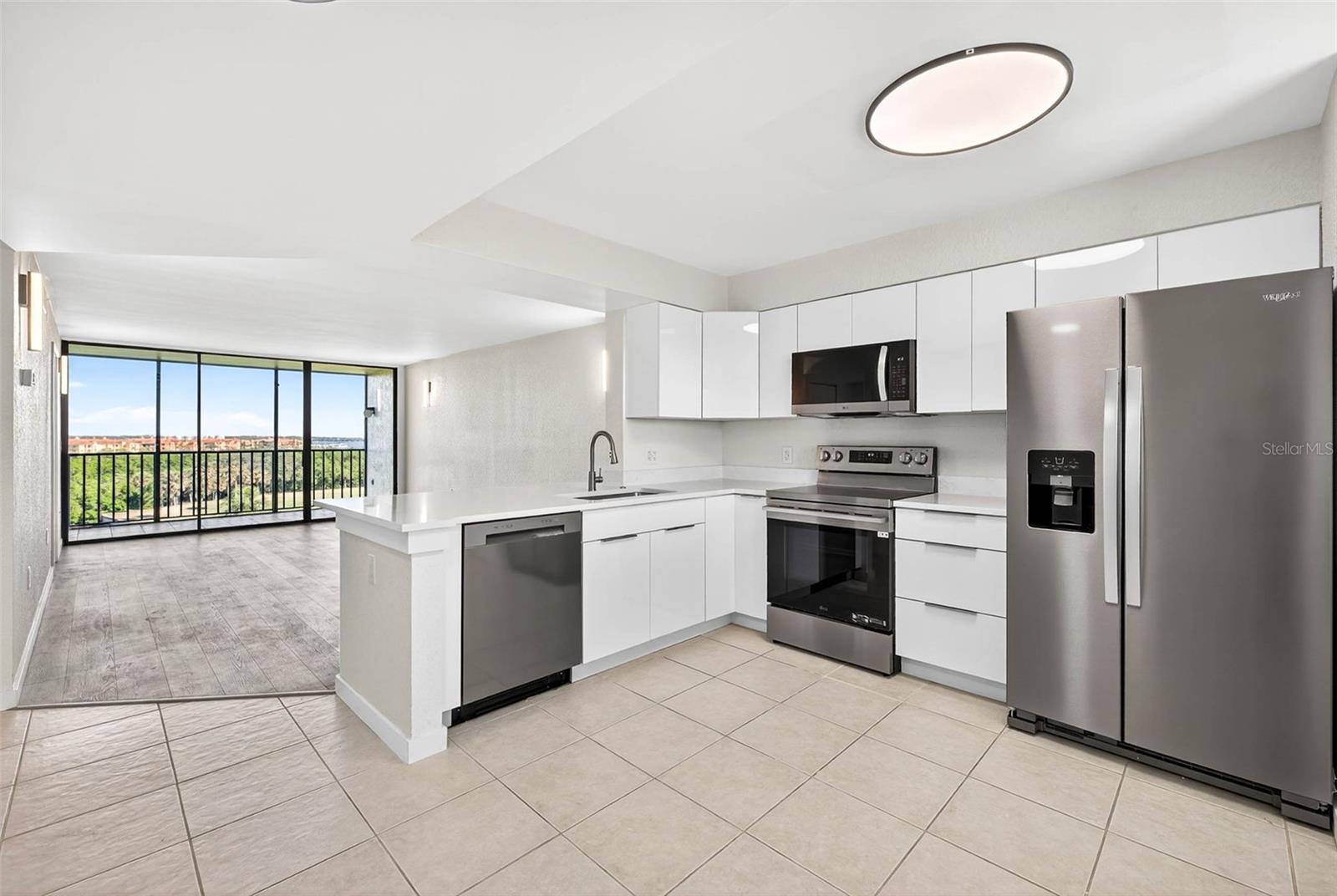 COVE CAY VILLAGE III - Residential