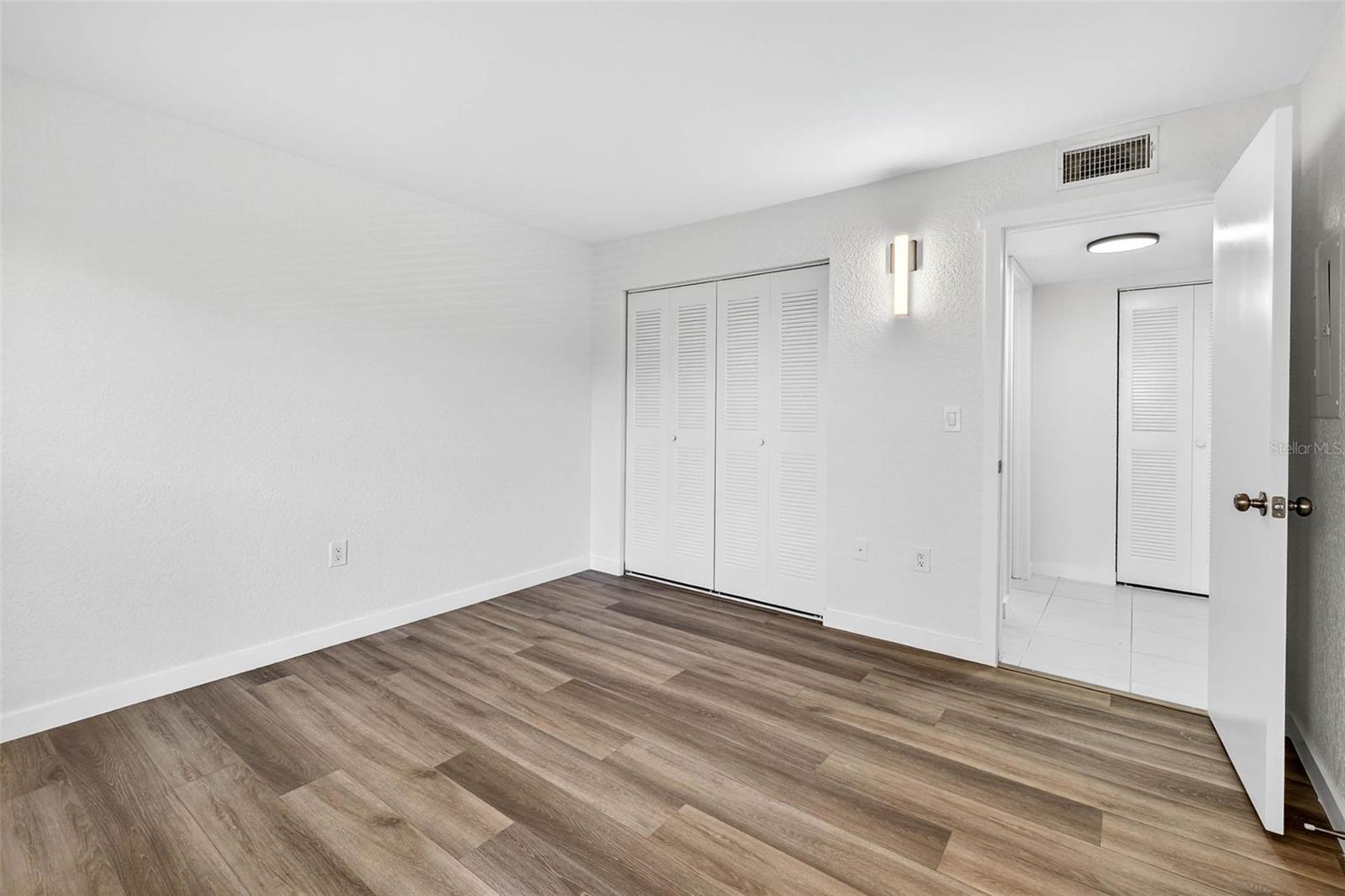 COVE CAY VILLAGE III - Residential