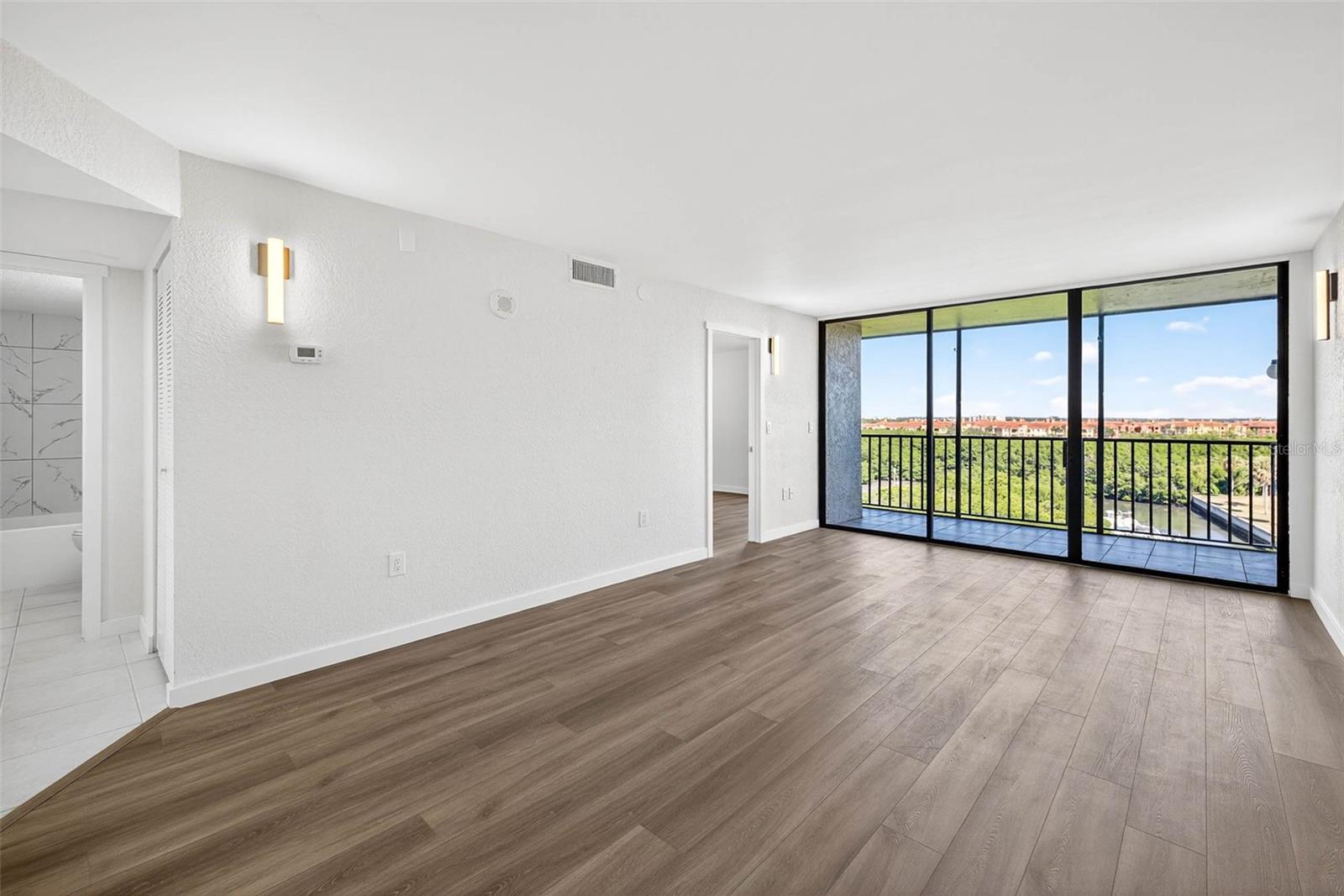 COVE CAY VILLAGE III - Residential