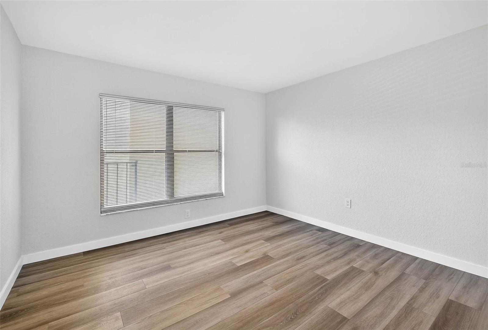 COVE CAY VILLAGE III - Residential