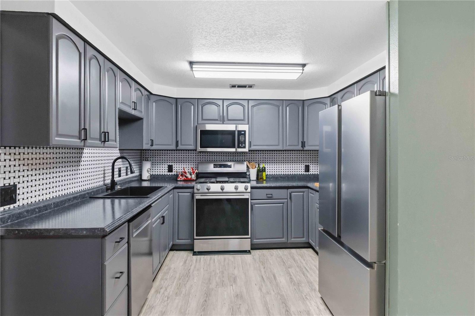 LIGHTSEYS C B ADD - Residential