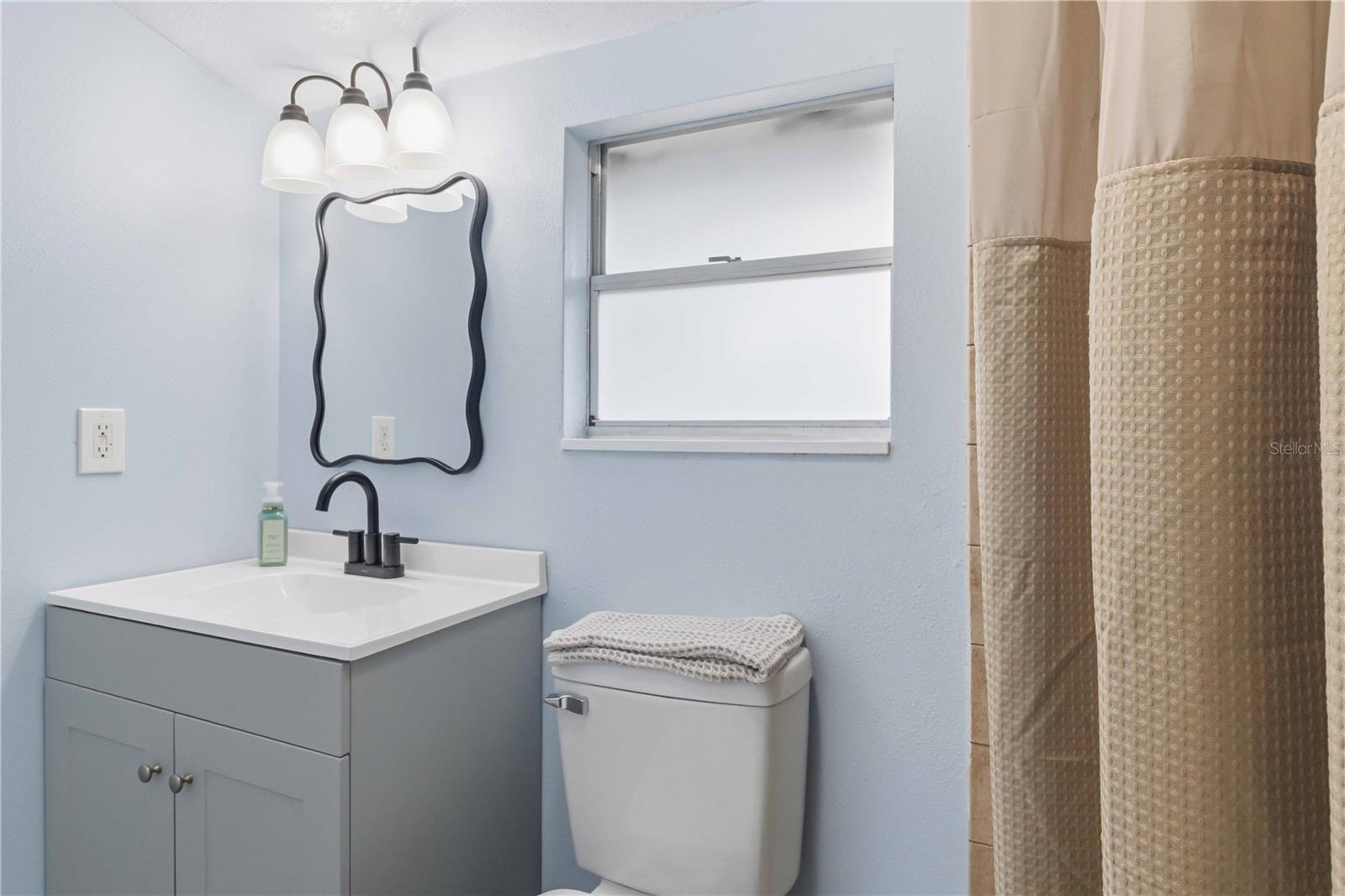 LIGHTSEYS C B ADD - Residential