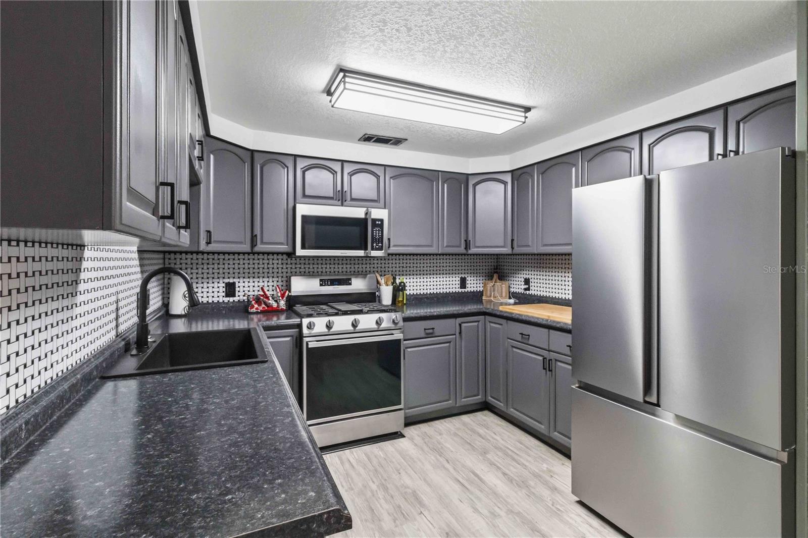 LIGHTSEYS C B ADD - Residential