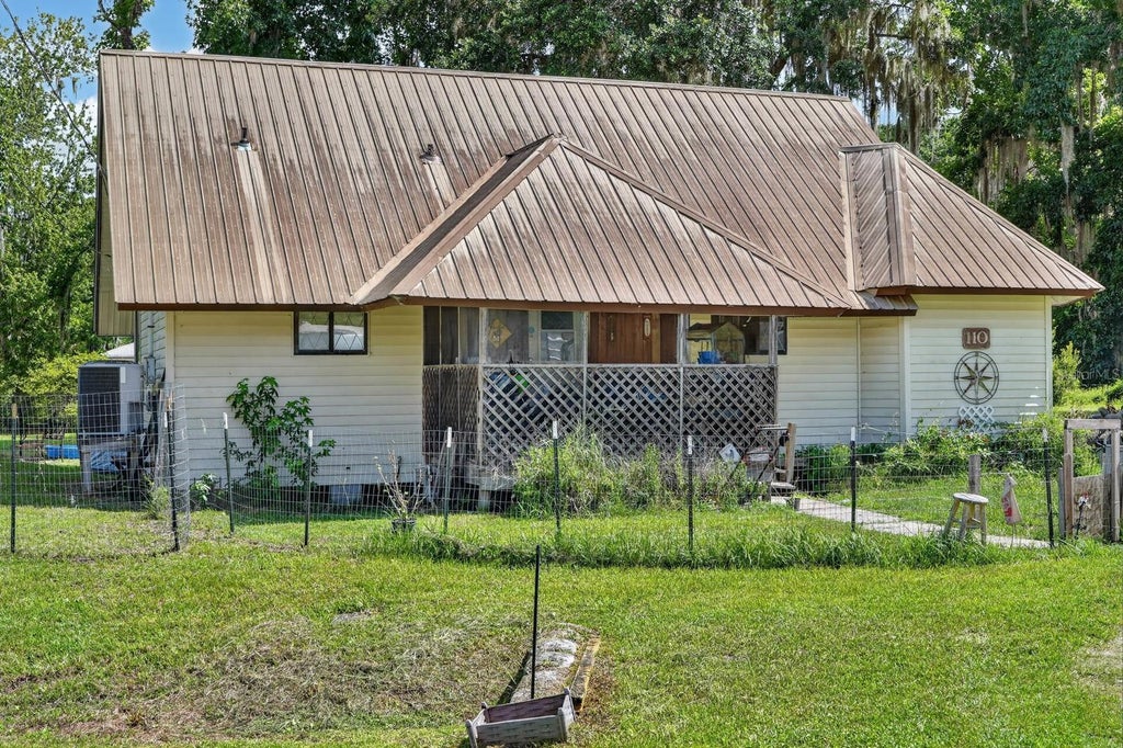 Photo of 110 W Palm Avenue, Crescent City, FL 32112 (MLS # FC319960)