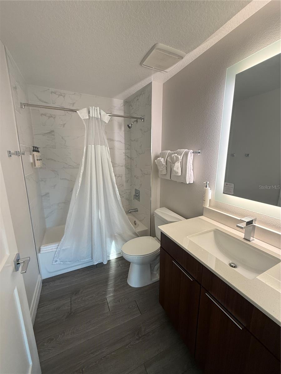 GROVE RESORT AND SPA HOTEL CONDO 1 - Residential