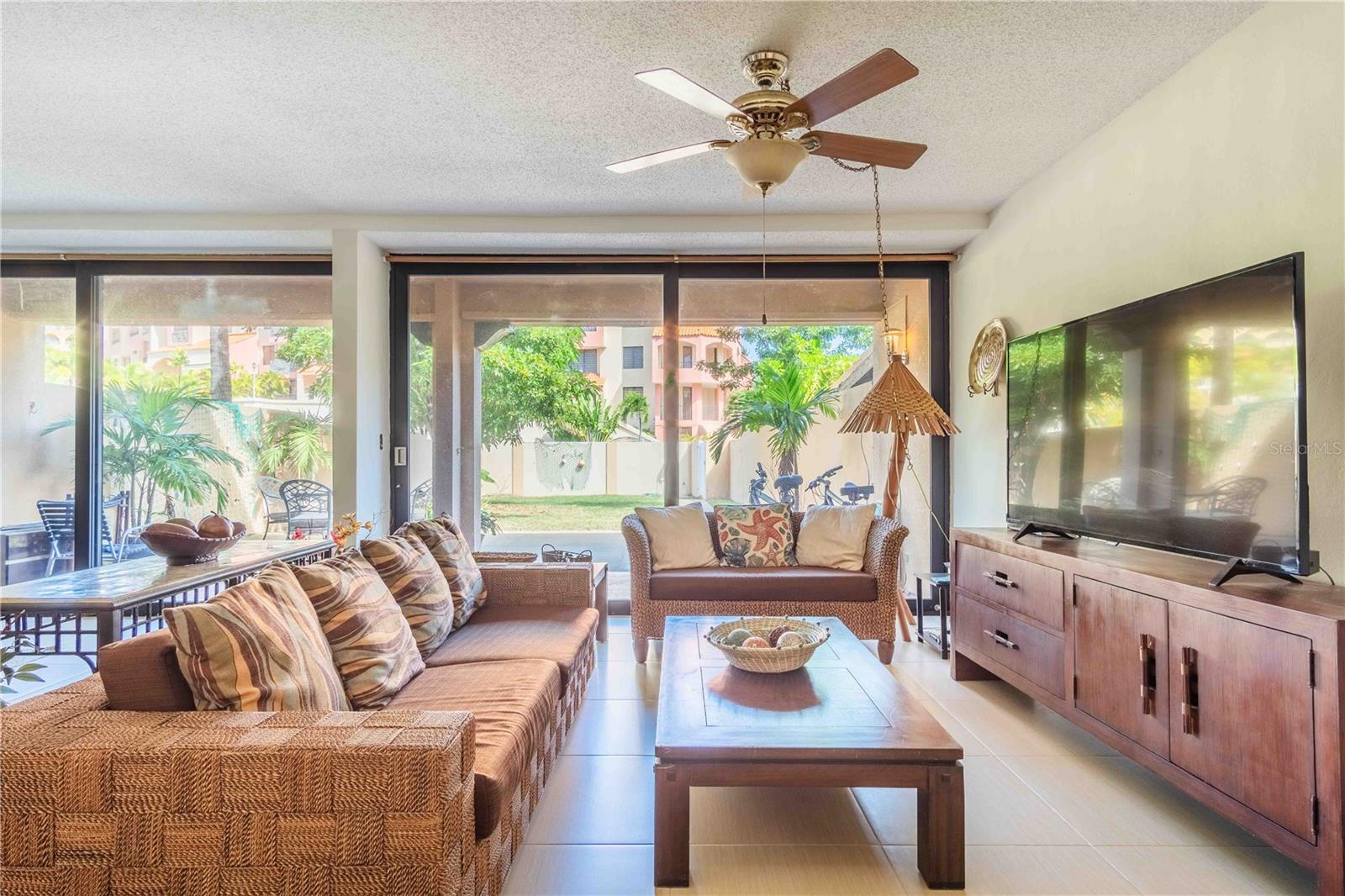 1009 HARBOURSIDE