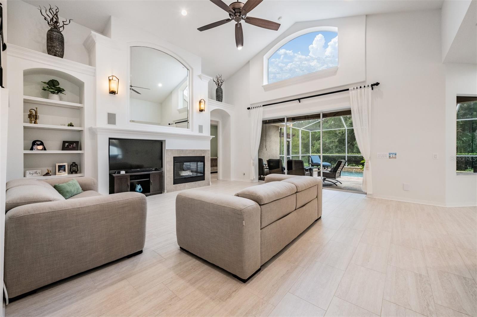 MANDOLIN PH 2A - Residential Lease