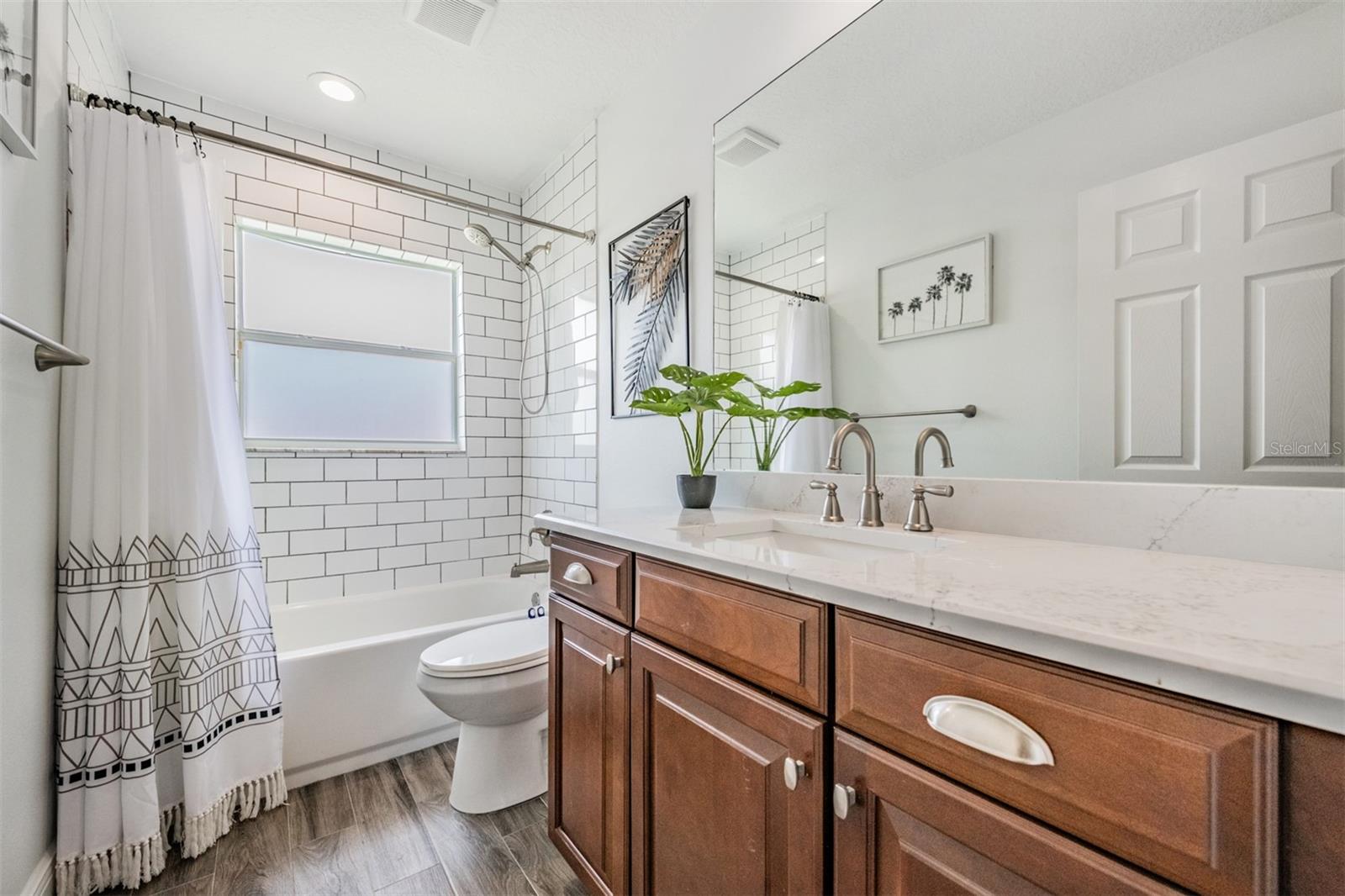 MANDOLIN PH 2A - Residential Lease